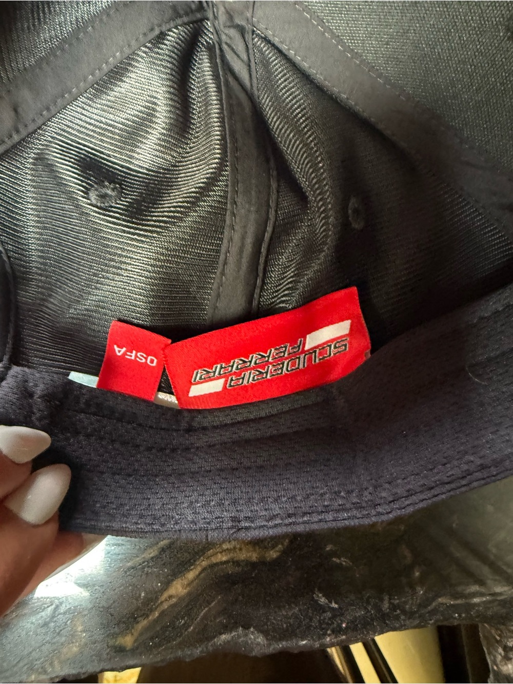 Ferrari official F1 scuderia Black adjustable baseball cap with carbon fiber - Picture 9 of 9